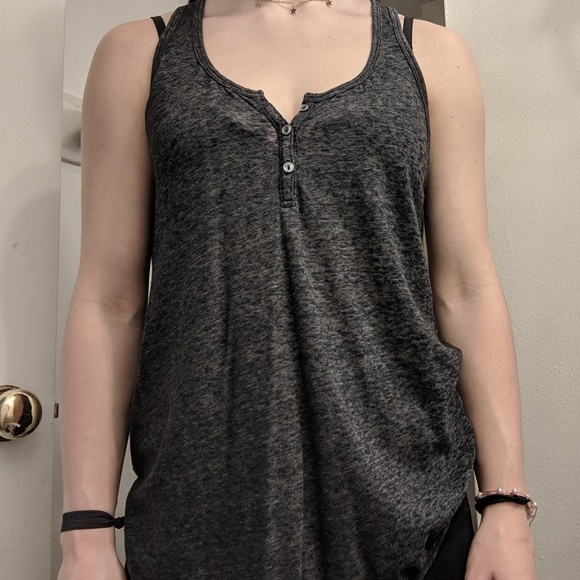 Gray tank top - Picture 2 of 3